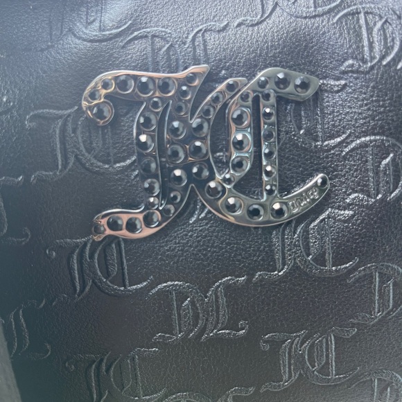 JUICY COUTURE Black Embossed Crossbody Bag in Liquorice (Black) w/Coin/Air Pods - Picture 4 of 16